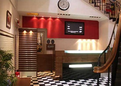 Edinburgh backpackers Reception