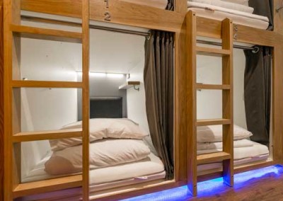 Code Hostel bottom pod