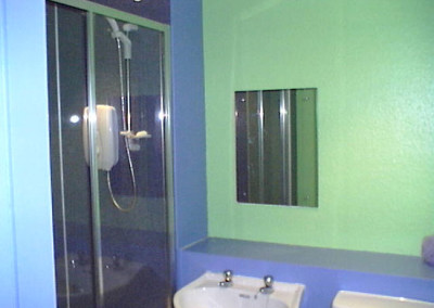 Cowgate budget apartment shower