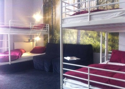 Malones hostel bedroom